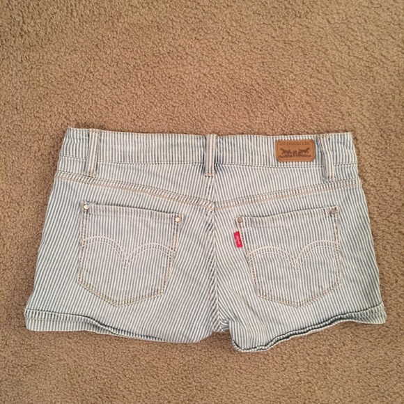 Levi’s sz 3 Shorty Short low rise Y2K !! - Picture 3 of 4